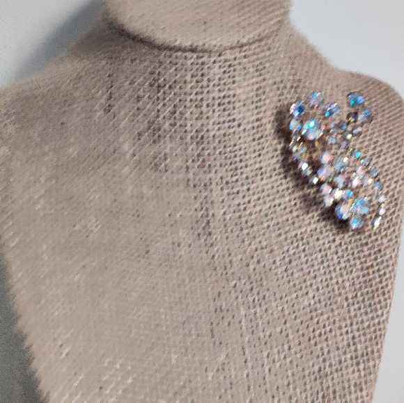 Vintage Austrian Crystals Brooch - Picture 14 of 16